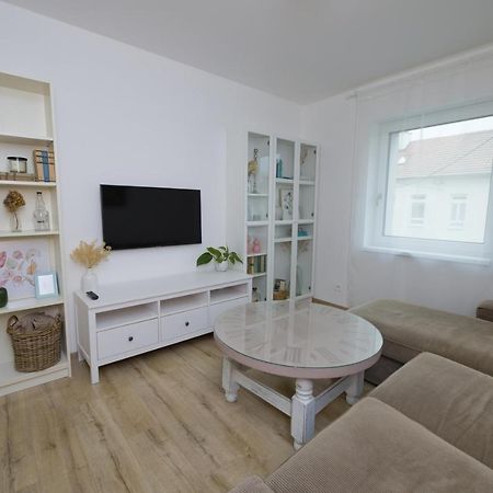 Central Apartment - Folk District Bratislava Exteriér fotografie